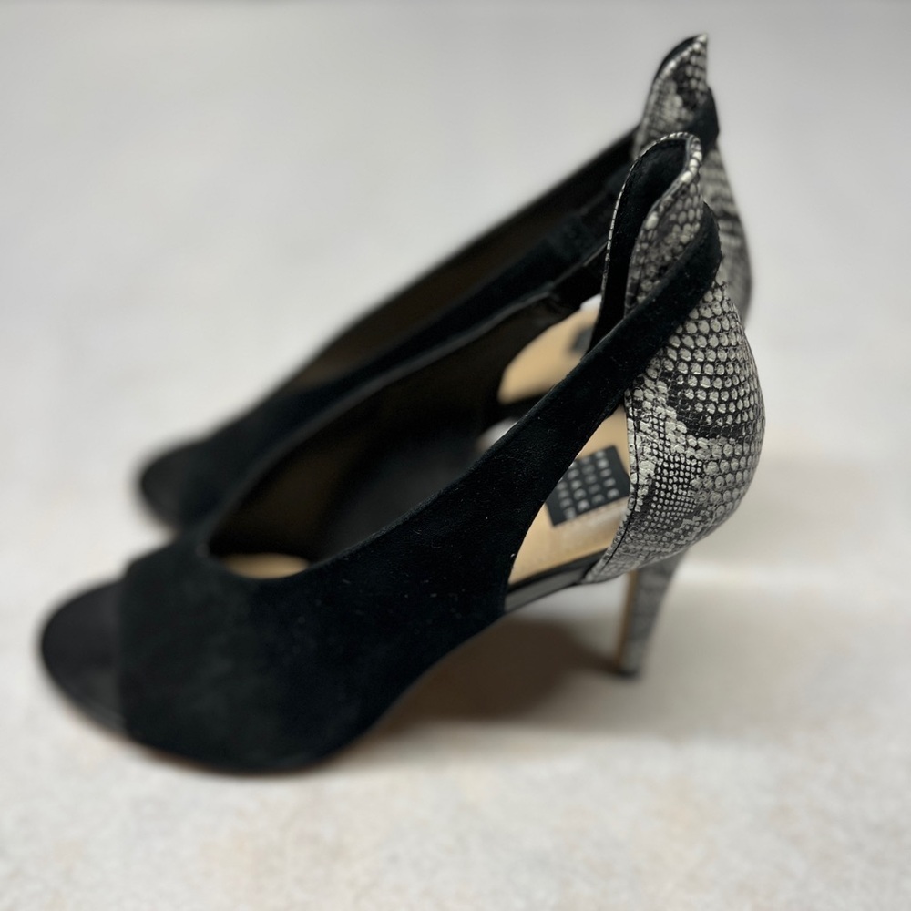 NWOB White House Black Market 9M Grace Suede Snake Skin Black Open Toe Pump Heel